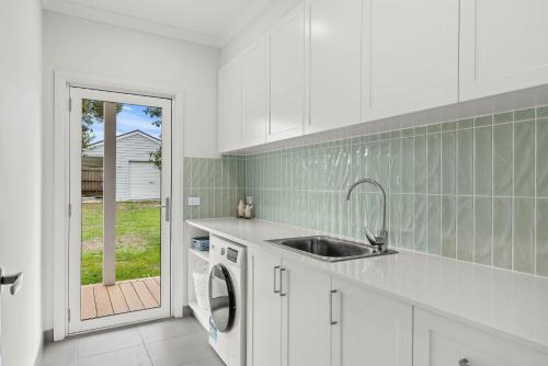 Luxury Beach House Cowes - image 2
