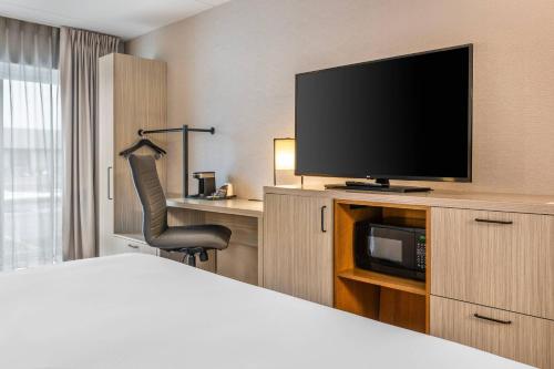 1 queen bed