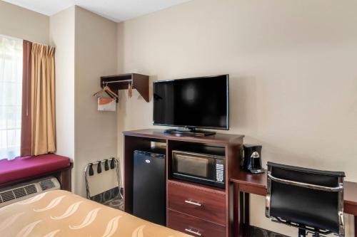 Quality Inn Overland Park Kansas City - image 6