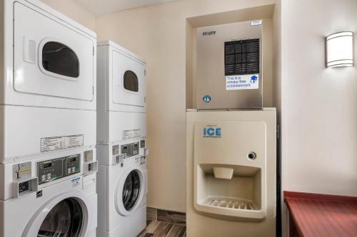 Quality Inn Overland Park Kansas City - image 10