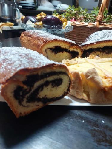 Vatra Lotrilor - Punct Gastronomic Local & Cazare in Voineasa