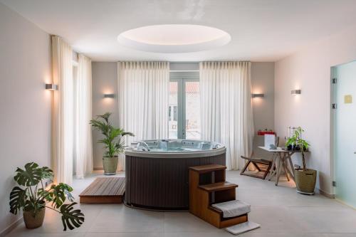 Gyógyfürdő, Sampatiki Suites - 4*  Hotel With Breakfast & Spa in Sampatiki