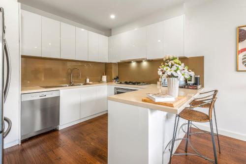 Modern Stylish Comfort at Prime Camberwell Retreat in Camberwell