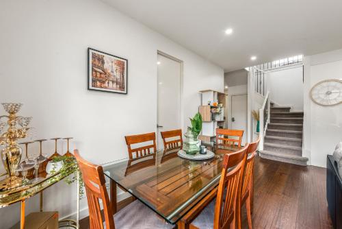 Modern Stylish Comfort at Prime Camberwell Retreat in Camberwell