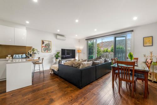 Modern Stylish Comfort at Prime Camberwell Retreat in Camberwell