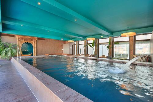 Πισίνα, LVG Hotel Collection - Grand Hotel Mediterranee in Αλάσιο
