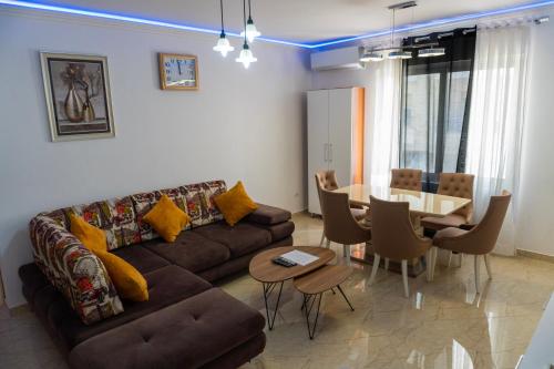 Iona Apartment Golem 1, Golem