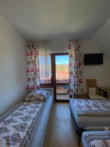 4 twin beds