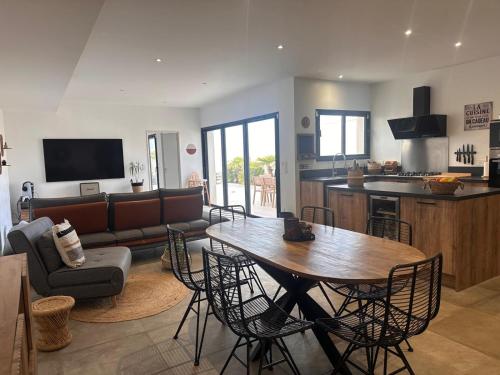 Iekārtas, ღ Elegancia - Maison Familiale Piscine & Parking in Dompierre-sur-Mer
