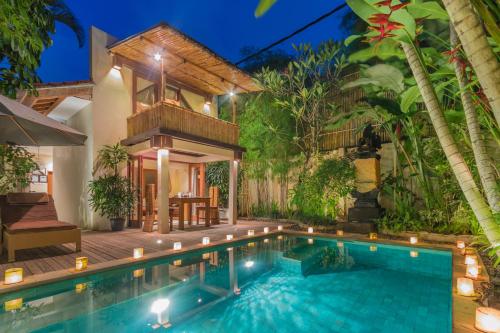 Three-Bedroom Villa with Private Pool and Free Floating Breakfast room in Villa Seriska Seminyak