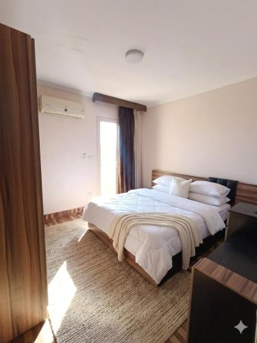 Olive Suites - image 2
