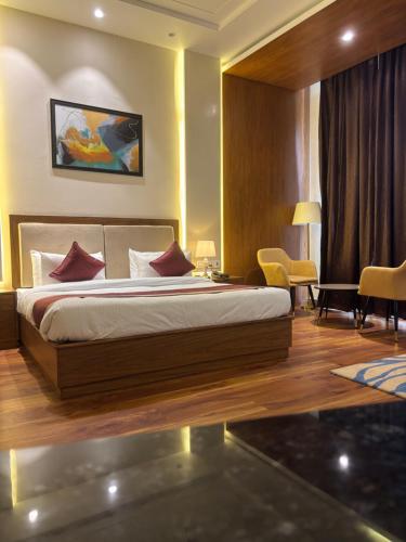DREAMZ INN & SUITE in Palanpur
