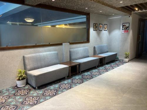 DREAMZ INN & SUITE in Palanpur