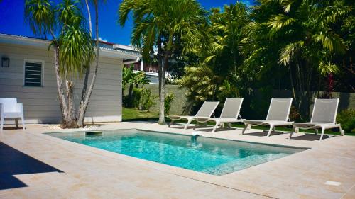 Swimming pool, VillaNo in Baie-Mahault