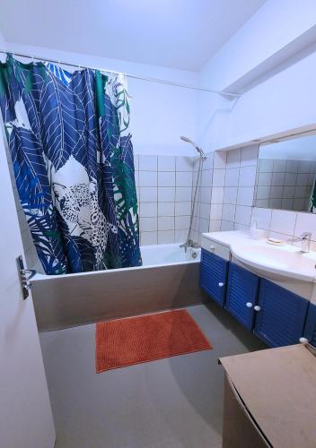 Ванна кімната, Appartement avec jardin privé - Proche transports - Accès Paris (Appartement avec jardin prive - Proche transports - Acces Paris) in Коломб