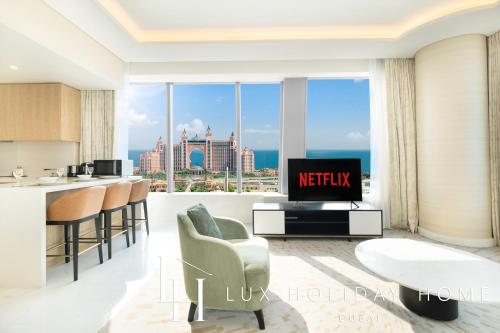 LUX Iconic Views at The Palm Tower Suite 4, Дубай