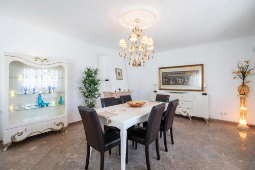 Villa Brisa do Mar by Algarve Holidays - image 3