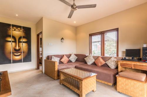 Three-Bedroom Villa with Private Pool and Free Floating Breakfast image 8