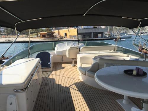 Motor Yacht Dandy photo 4