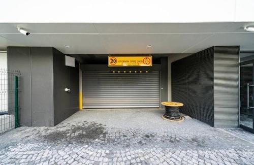 Modern Central Apartment in Taksim w Pool Gym Balcony - image 12