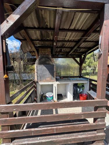 virtuve, Mountain Cabin Retreat - Terrace, BBQ, Hot Tub in Lunca Bradului