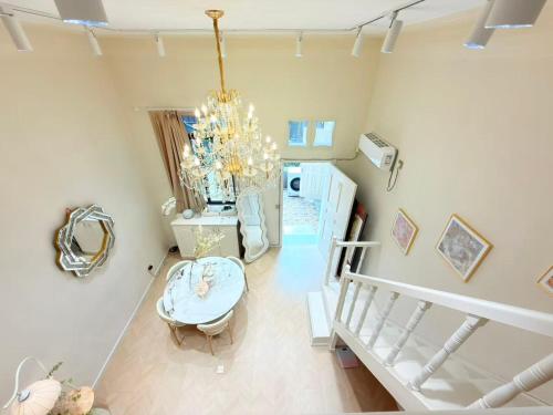 Shanghai Hills & Aromahome French Simplicity B&B close to Middle Huaihai RD, Shanghai (foto 7)