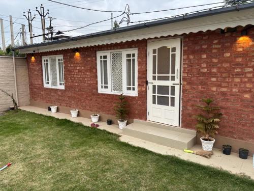 Engineers Retreat Near Srinagar Airport – khách sạn tại Chanapora