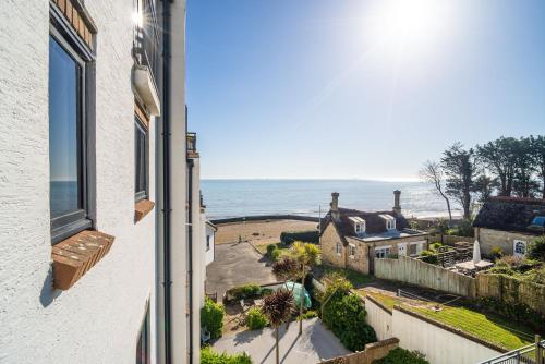 Hotellet från utsidan, Beach Corner in Nettlestone and Seaview