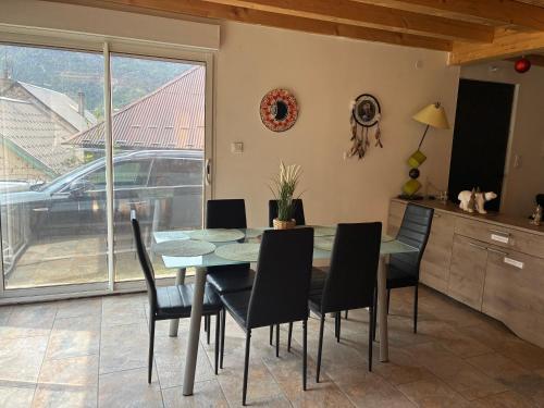 Chalet de montagne, très confortable, neuf (Chalet de montagne, tres confortable, neuf) in L'Argentiere-la-Bessee