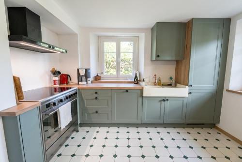 Carpe Diem Stunning Renovated Family Farm in Le Locle