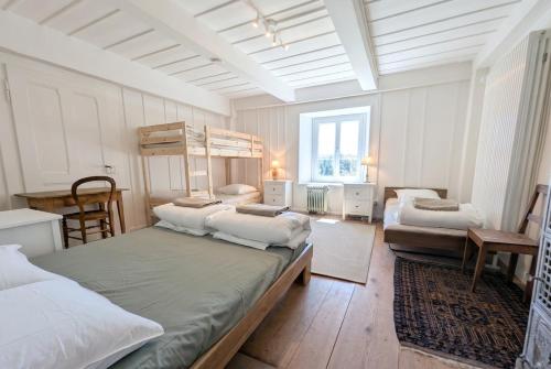 Carpe Diem Stunning Renovated Family Farm in Le Locle