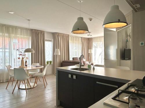 Guestroom, Luxe Duinsuite in Groet met Hargen