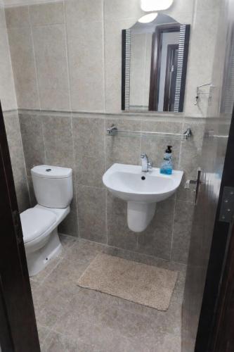 Spacious Apartment - image 8