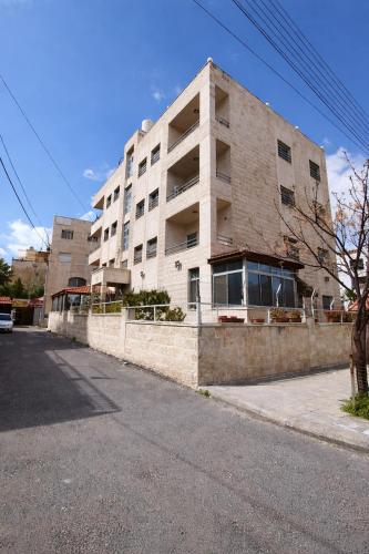 Spacious Apartment - image 11