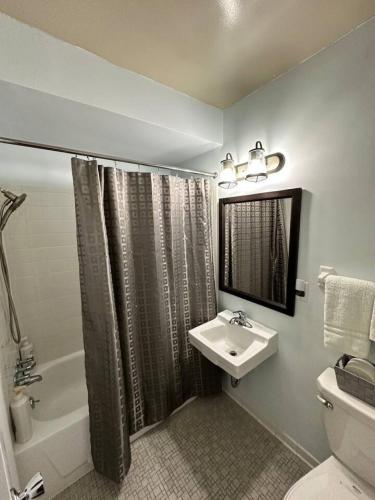 Great Lakes Resort - Jr Suite - Suite 9 - image 5