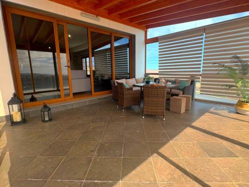 Balkons/terase, Villa en el Time con piscina in Tetira