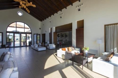 ผับ/เลาจน์, Family Golf Oasis, Disney, Pool and Sunny Terrace in โล เมดิโก
