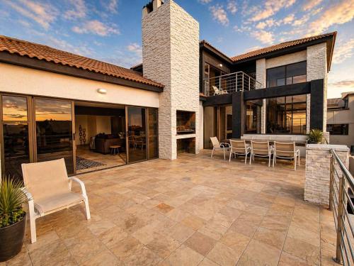 Kadosh Self Catering Villa in ראנד רייפלס