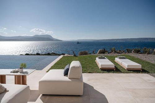 Akron House in Plaka
