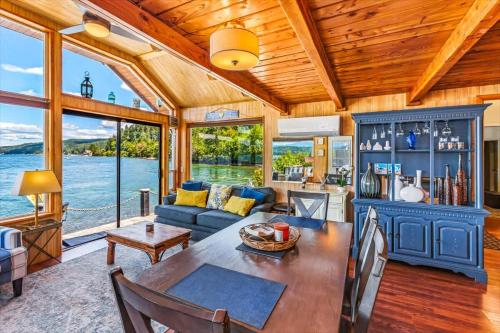 Hood Canal Waterfront with Hot Tub & Dock in Union (WA)