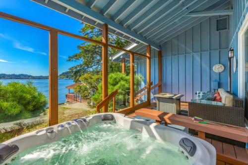 Phenomenal Sunsets Wild Orca & Private Beach – khách sạn tại Shelton