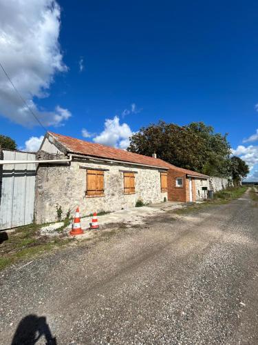 Little house near Roissy Airport in Морегар