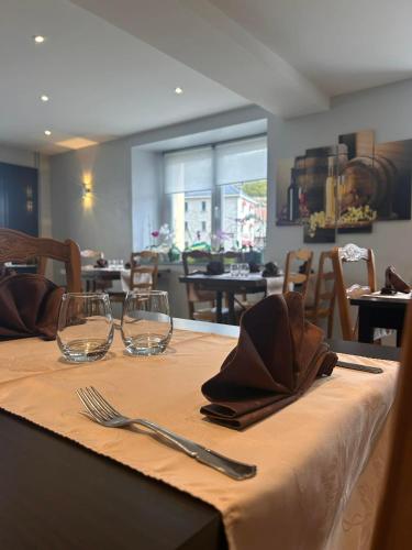 餐廳, Logis Hôtel Restaurant Les Cévennes (Logis Hotel Restaurant Les Cevennes) in 山中聖西爾格