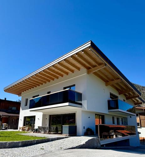 MALIA - Alpine Hideaway