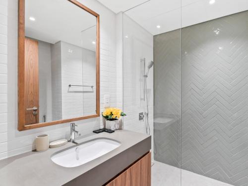 Modern Serenity 2BR Escape in Central Park - image 4
