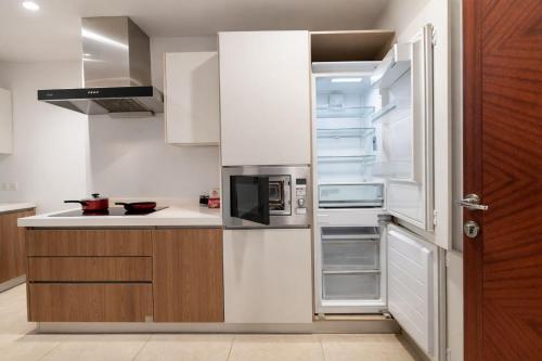 Executive Two Bedrooms Suite in GOLD CREST RESIDENCY- DHA LAHORE - image 6