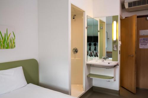ibis budget Glasgow - image 12