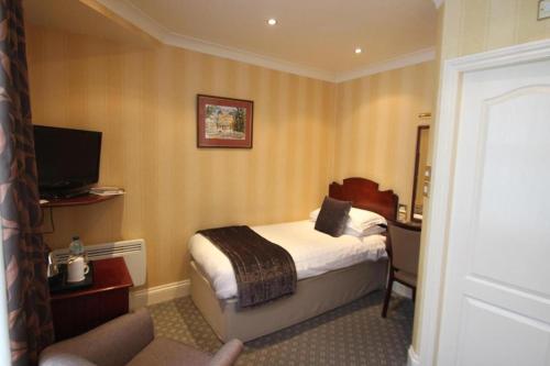 1 twin bed