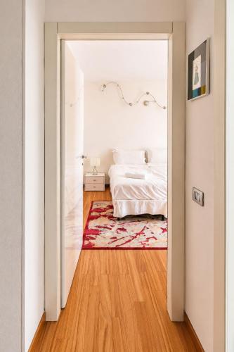 Como Prestige Centro Apartment By Icon7 Luxury - image 3