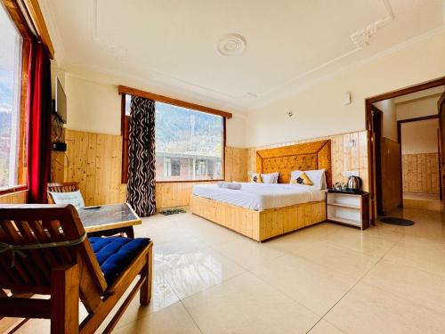 Suraj Retreat Inn " Near Mall Road " Bonfire ! Open Terrace ! Personal Parking photo 2